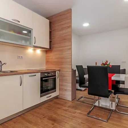 公寓 Lapidem Sukošan